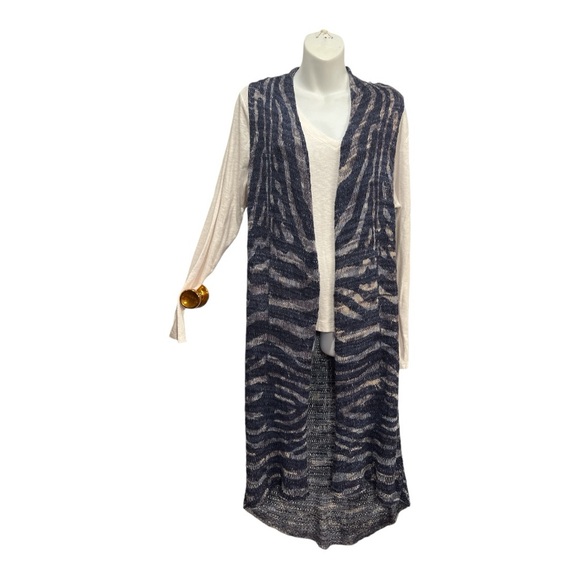 Chico’s Abstract Tweed Vienna Sweater Vest. Chico’s Size 1 or medium blue colors - Picture 1 of 11